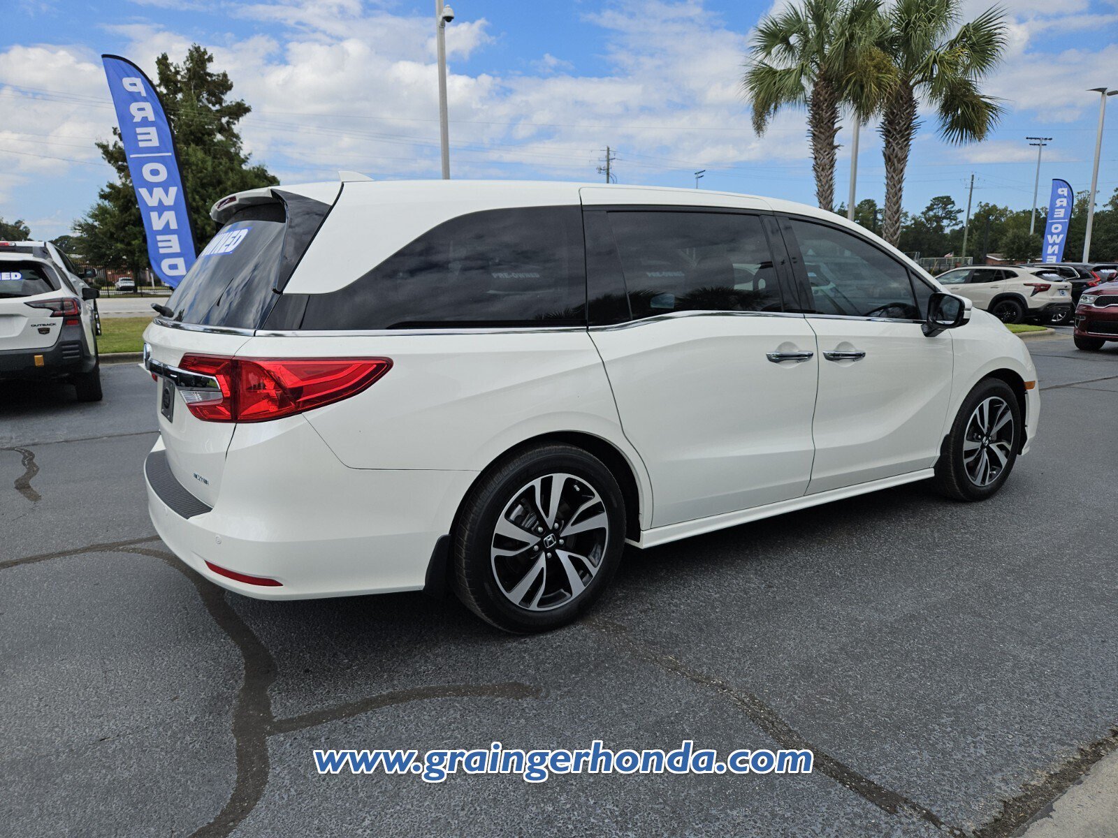 Used 2018 Honda Odyssey Elite image 5