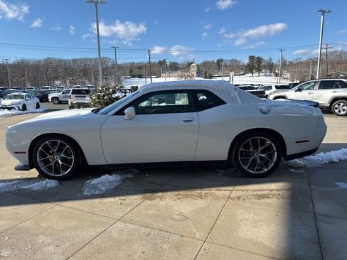 Used 2023 Dodge Challenger GT image 4