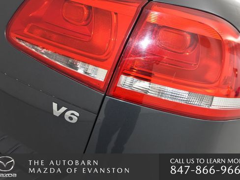 Used 2014 Volkswagen Touareg Sport AWD/4WD image 41