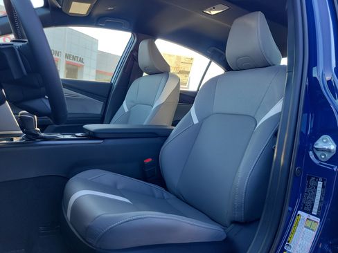 Used 2026 Toyota Camry SE image 16