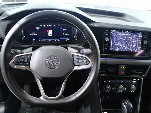 Used 2022 Volkswagen Taos SEL image 6
