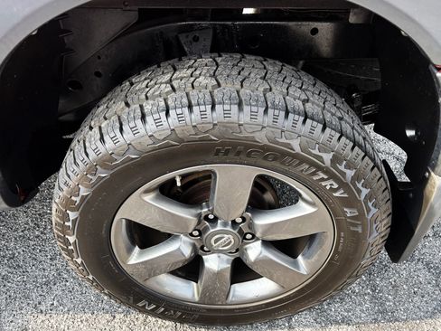 Used 2015 Nissan Titan SV w/ SV Value Truck Package AWD/4WD image 8