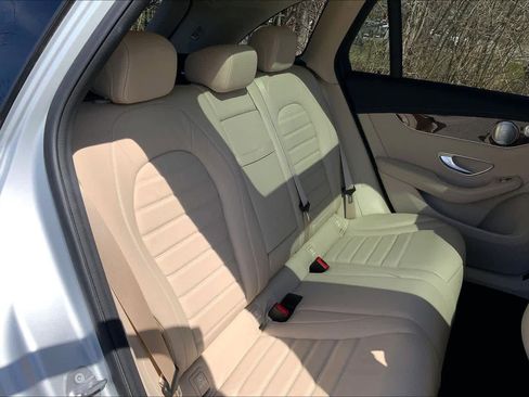 Used 2019 Mercedes-Benz GLC 300 4MATIC image 20