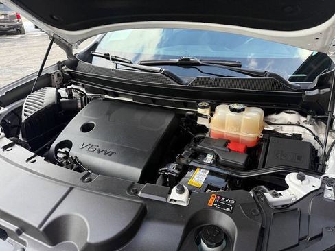 Used 2020 Chevrolet Traverse LT image 10