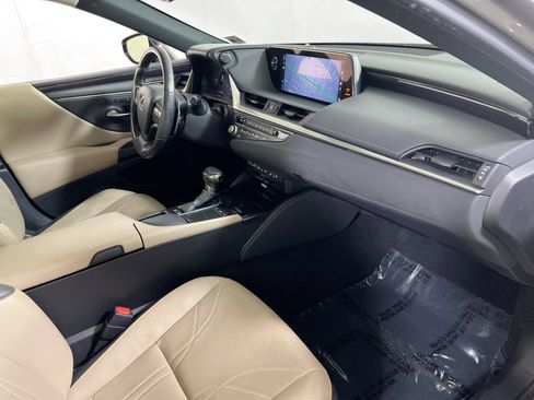 Used 2021 Lexus ES 300h Ultra Luxury w/ Accessory Package 2 image 30