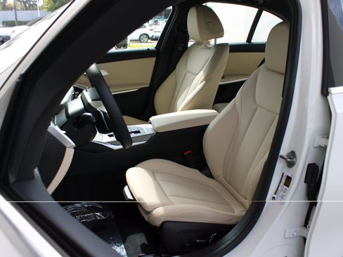 Used 2026 BMW 330i Sedan w/ Convenience Package RWD image 15