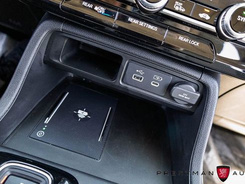 Used 2025 Honda Pilot Elite image 36