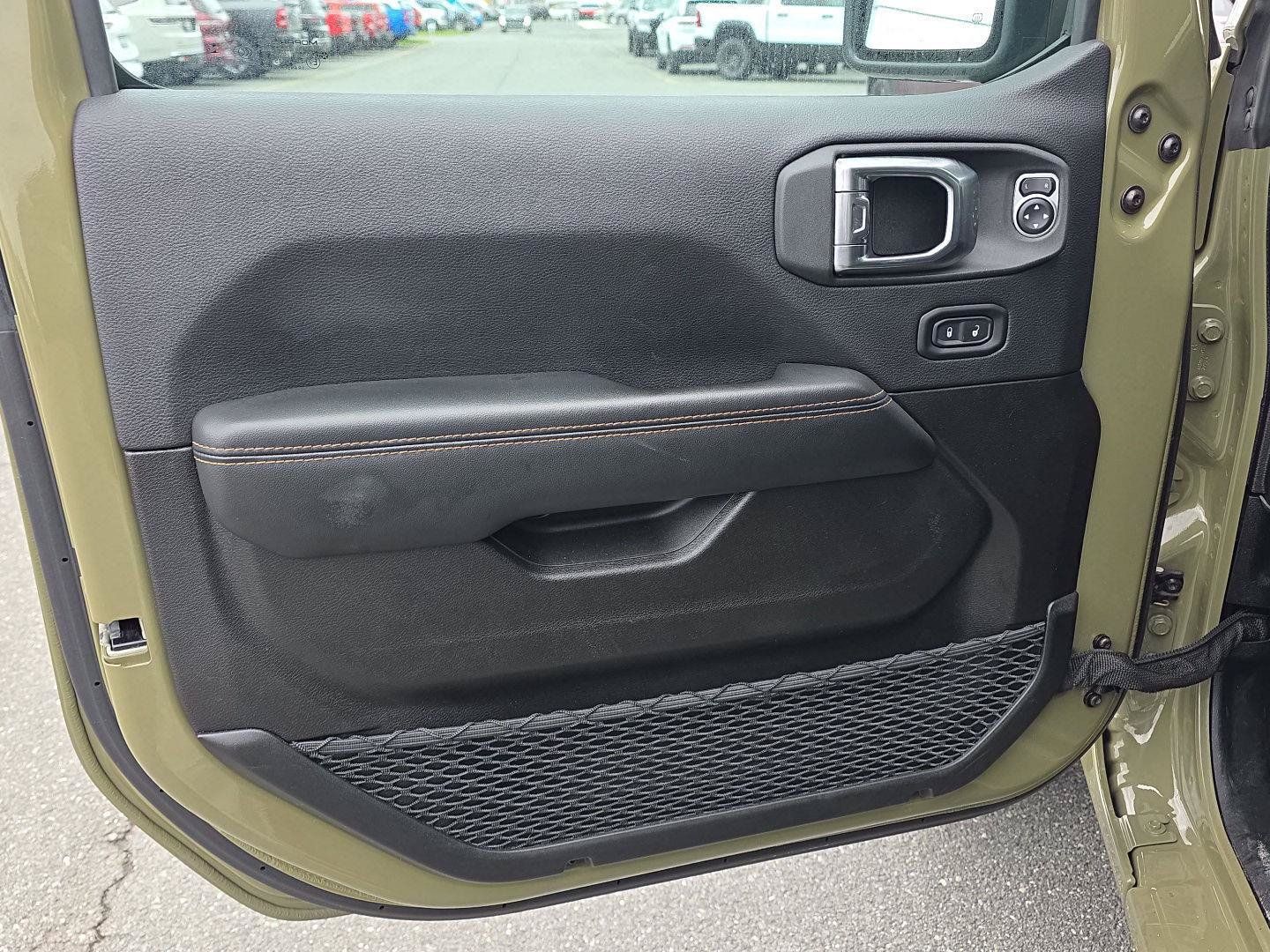 Used 2026 Jeep Wrangler Unlimited Sahara AWD/4WD image 13