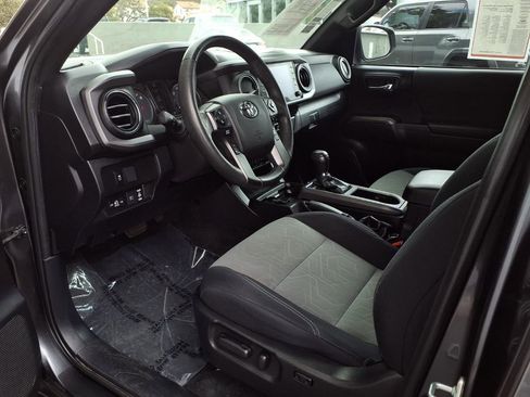 Certified 2021 Toyota Tacoma TRD Off-Road w/ Technology Package AWD/4WD image 16