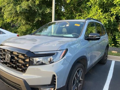 Used 2023 Honda Passport Elite image 11