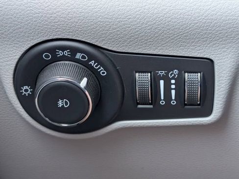 Used 2022 Jeep Compass Latitude image 20