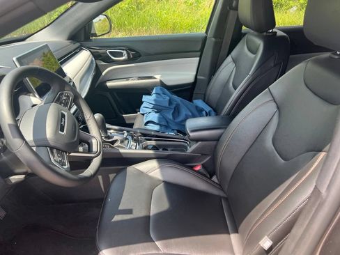 Used 2024 Jeep Compass Limited AWD/4WD image 5