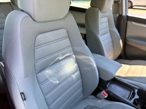 Used 2018 Honda CR-V LX image 10
