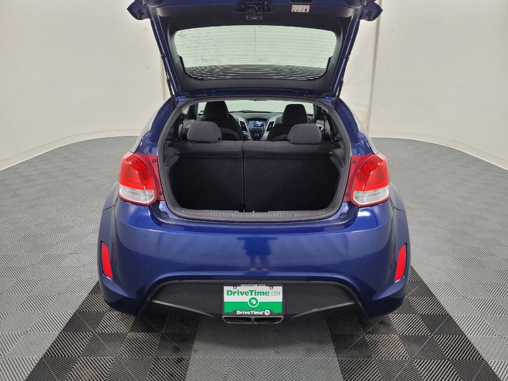 Used 2017 Hyundai Veloster FWD image 29