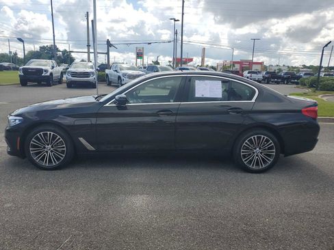 Used 2020 BMW 530e w/ Convenience Package RWD image 2