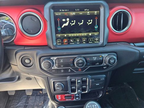 Used 2021 Jeep Wrangler Unlimited Rubicon AWD/4WD image 18
