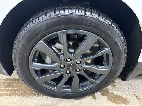 Certified 2022 Chevrolet Equinox RS w/ LPO, Floor Liner Package image 37