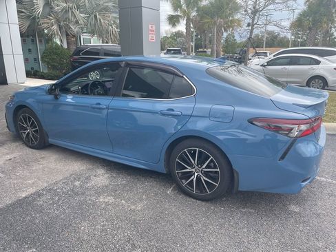 Used 2024 Toyota Camry SE image 2