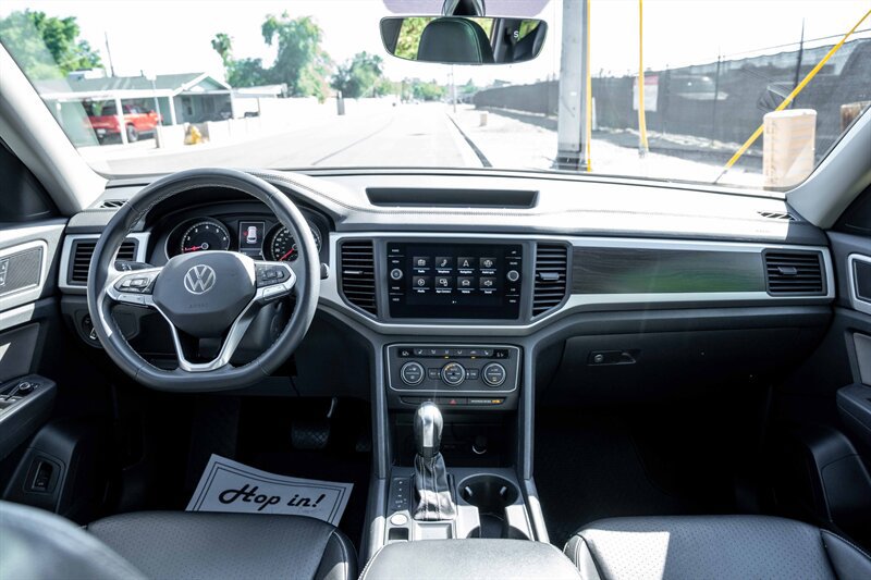 Used 2021 Volkswagen Atlas SE w/ Panoramic Sunroof Package FWD image 18