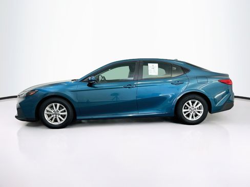 Used 2025 Toyota Camry LE FWD image 4