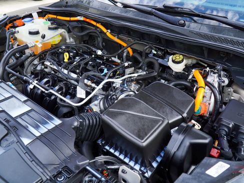 Used 2020 Ford Escape SE Sport image 10