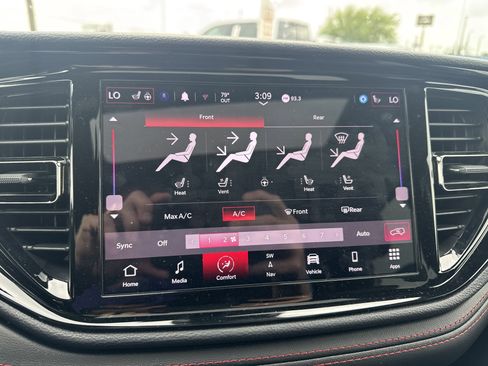 Used 2025 Dodge Durango GT image 20