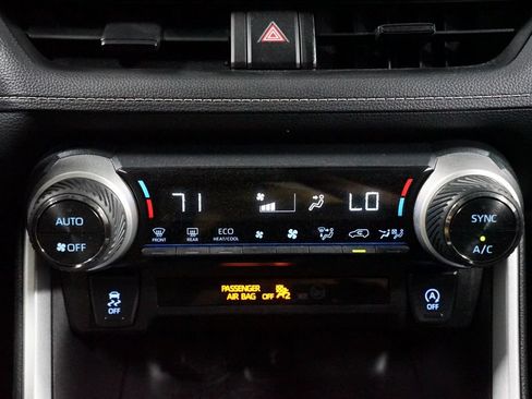 Used 2022 Toyota RAV4 XLE w/ Convenience Package FWD image 19