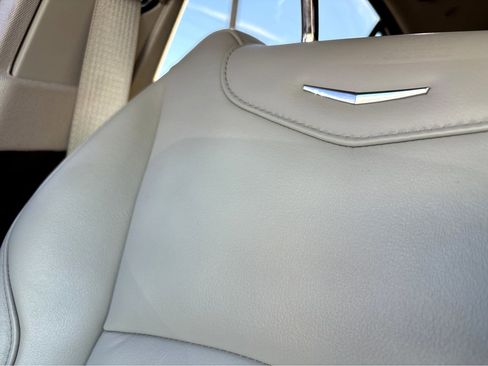 Used 2019 Cadillac XT4 Premium Luxury image 6