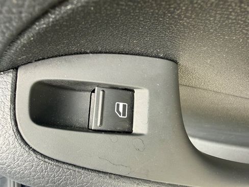 Used 2018 Volkswagen Jetta SE FWD image 30