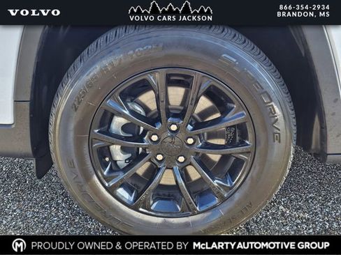 Used 2023 Jeep Cherokee Altitude Lux image 32