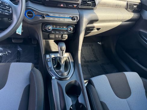 Used 2020 Hyundai Veloster 2.0 image 16