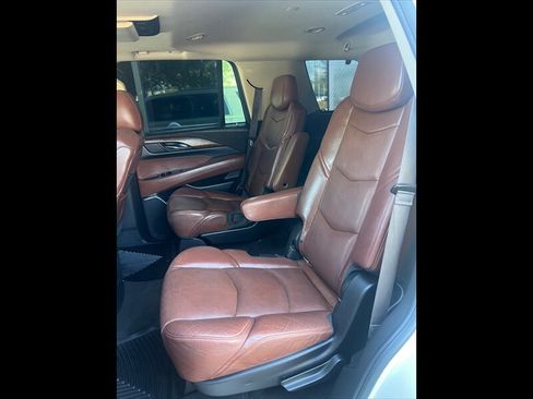 Used 2015 Cadillac Escalade Premium RWD image 13