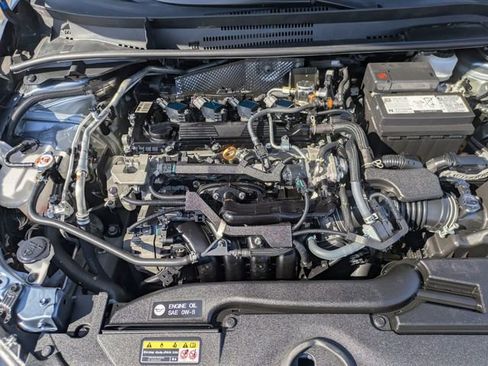 Used 2025 Toyota Corolla LE image 32
