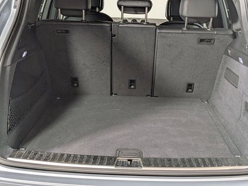 Certified 2023 Porsche Cayenne Platinum Edition image 22