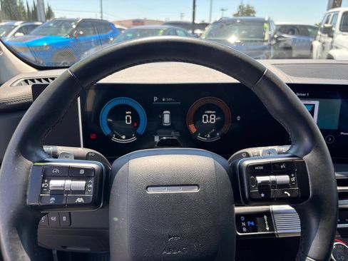 Used 2025 Hyundai Santa Fe SEL AWD/4WD image 31