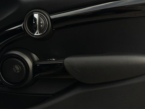 Used 2021 MINI Cooper S w/ Premium Package image 40