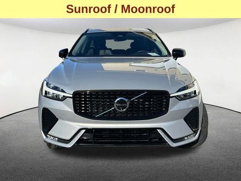 Used 2025 Volvo XC60 B5 Plus image 4