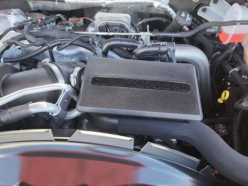 Used 2024 Chevrolet Silverado 2500 LT w/ Convenience Package image 35