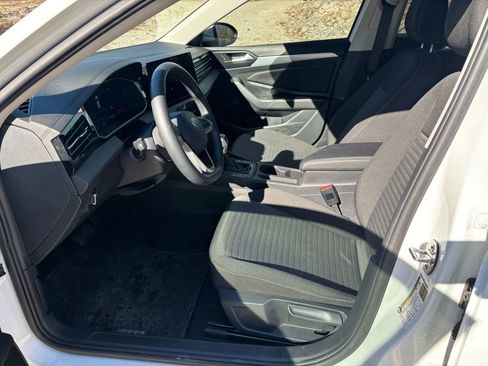 Used 2025 Volkswagen Jetta S image 38