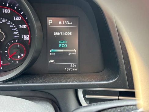 Certified 2021 Hyundai Elantra SEL FWD image 18