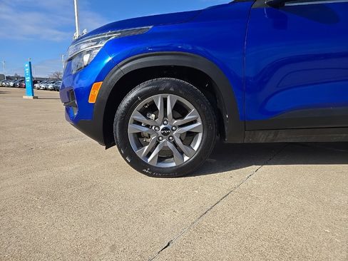 Used 2023 Kia Seltos S w/ Navigation Package image 9