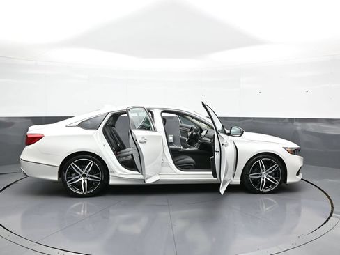 Used 2021 Honda Accord Touring image 42