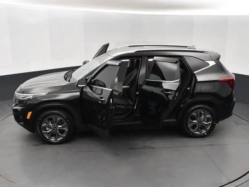 Used 2024 Kia Seltos S FWD image 7