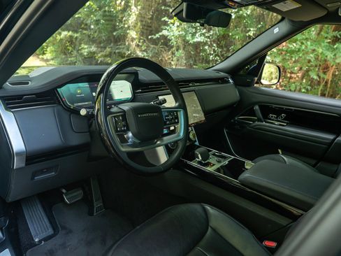 Used 2023 Land Rover Range Rover Long Wheelbase SE AWD/4WD image 9