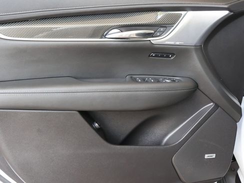 Used 2022 Cadillac XT6 Sport w/ Technology Package image 10