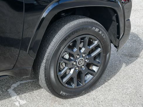 Used 2023 Toyota Tundra Platinum AWD/4WD image 11