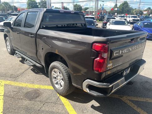Used 2021 Chevrolet Silverado 1500 LT RWD image 3