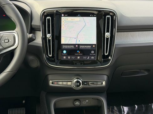 New 2026 Volvo EX40 Plus w/ Protection Package Premier image 12