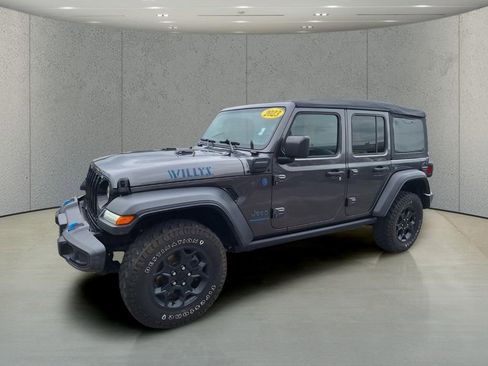 Used 2023 Jeep Wrangler Unlimited w/ Cold Weather Group AWD/4WD image 1