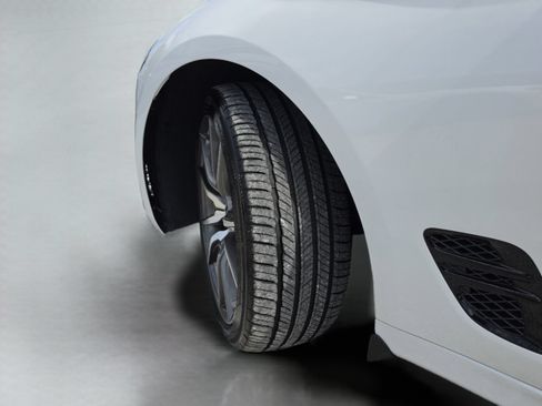 Used 2025 Genesis G70 2.5T RWD image 40